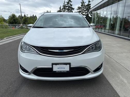 2018 Chrysler Pacifica Hybrid Limited