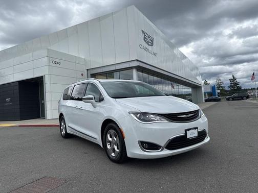 2018 Chrysler Pacifica Hybrid Limited