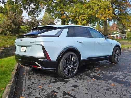 2025 Cadillac LYRIQ Sport