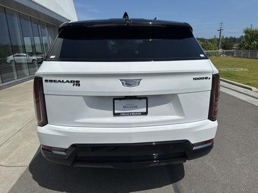2025 Cadillac Escalade IQ Sport 2