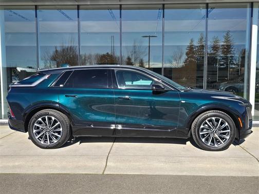 2024 Cadillac LYRIQ Sport