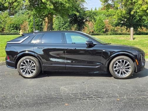 2025 Cadillac LYRIQ Sport