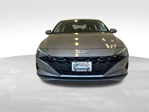 2023 Hyundai ELANTRA SE