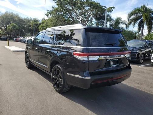 2023 Lincoln Navigator L RESERVE