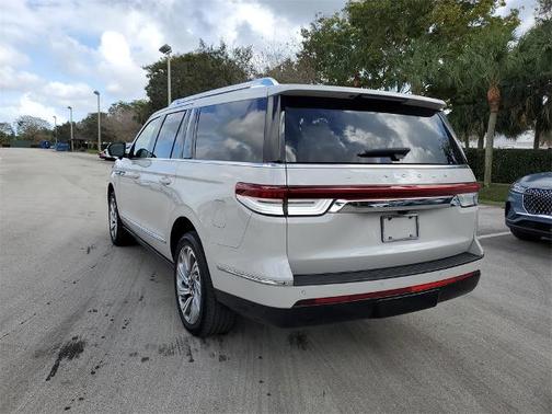 2022 Lincoln Navigator L RESERVE