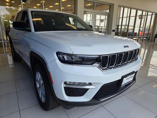 Bright White Clearcoat 2023 Jeep Grand Cherokee Limited