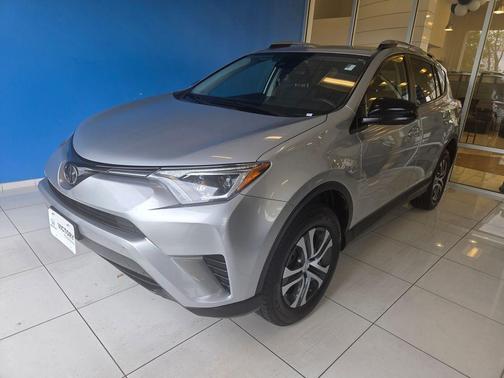 Silver Sky Metallic 2018 Toyota RAV4 LE