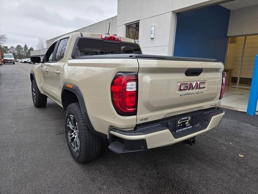 2024 GMC Canyon AT4