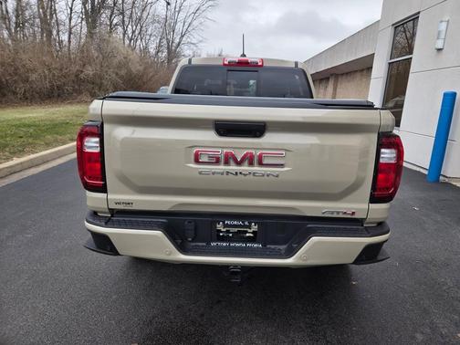 2024 GMC Canyon AT4