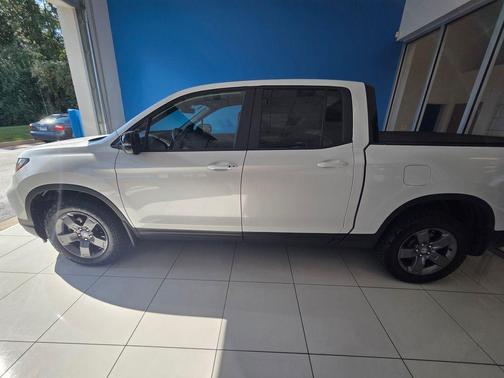 Platinum White 2025 Honda Ridgeline TrailSport