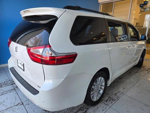 2017 Toyota Sienna Limited Premium