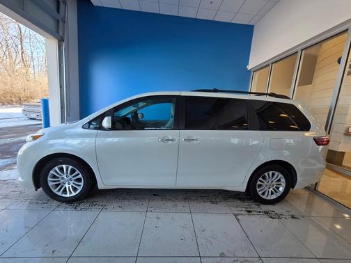 2017 Toyota Sienna Limited Premium