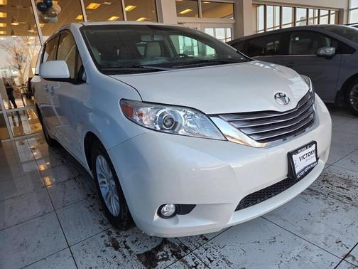 2017 Toyota Sienna Limited Premium