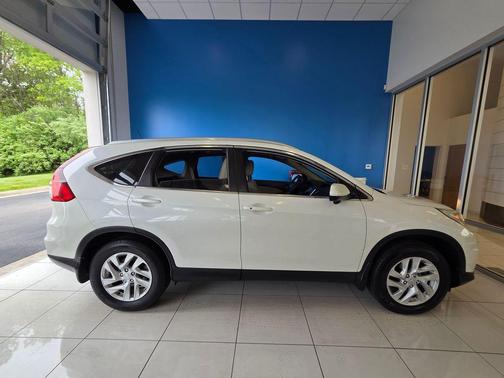 White 2016 Honda CR-V EX-L