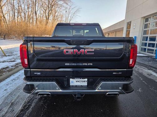2022 GMC Sierra 1500 SLT