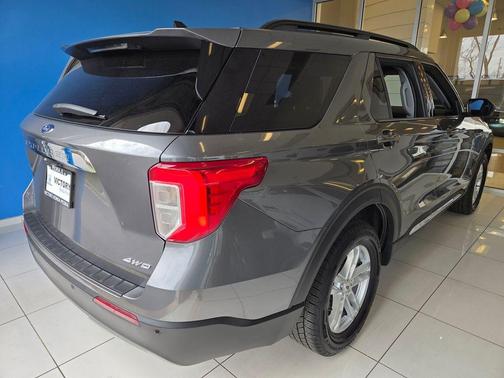 Gray Metallic 2023 Ford Explorer XLT
