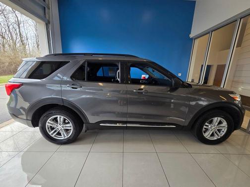 Gray Metallic 2023 Ford Explorer XLT