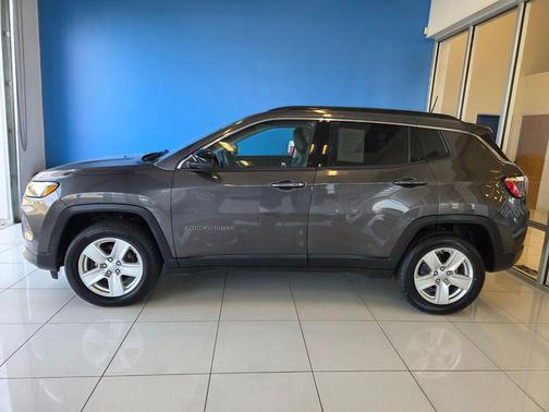 Granite Crystal Clearcoat Metallic 2022 Jeep Compass Latitude