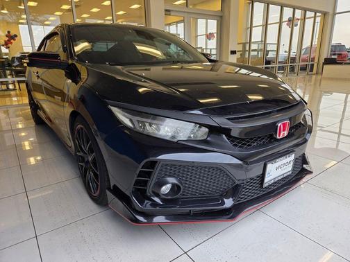 Black 2018 Honda Civic Si