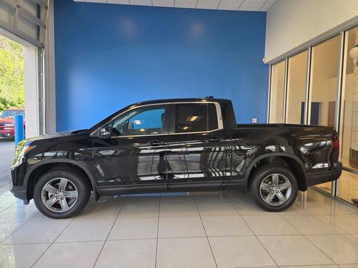 Crystal Black 2023 Honda Ridgeline RTL