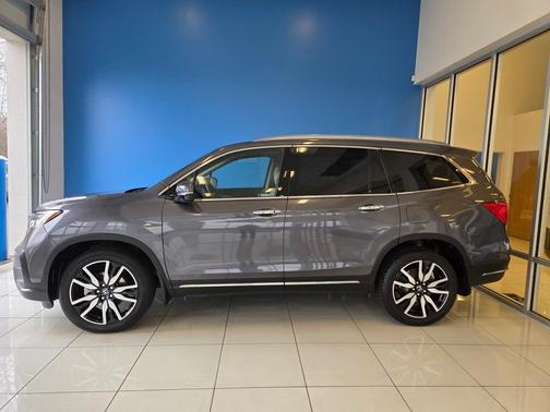 2022 Honda Pilot Touring 7-Passenger