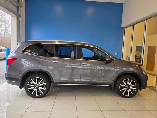 2022 Honda Pilot Touring 7-Passenger