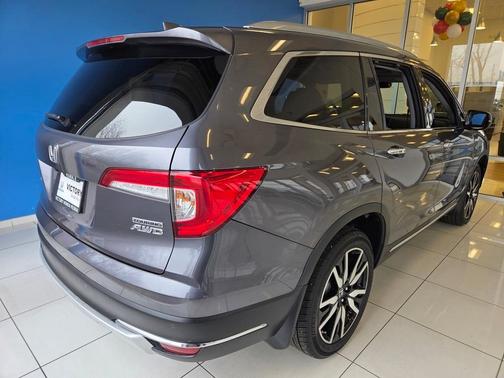 2022 Honda Pilot Touring 7-Passenger
