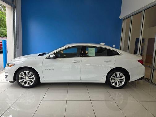 Summit White 2023 Chevrolet Malibu LT