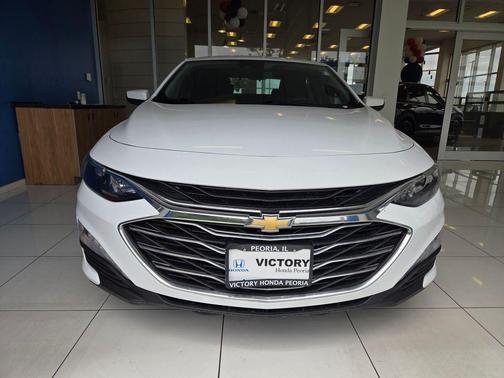 Summit White 2023 Chevrolet Malibu LT