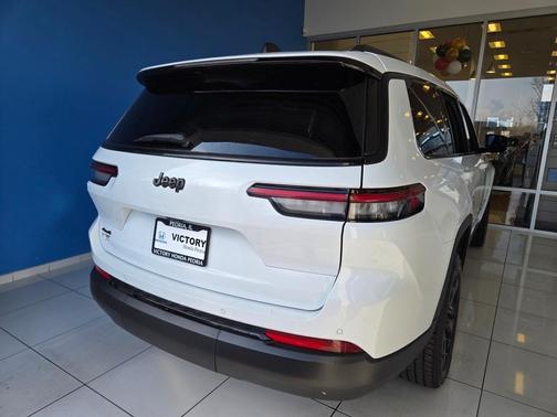 2023 Jeep Grand Cherokee L Laredo