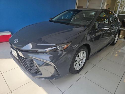 UNDERGROUND 2025 Toyota Camry LE