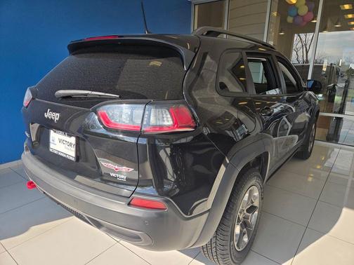 Diamond Black 2019 Jeep Cherokee Trailhawk