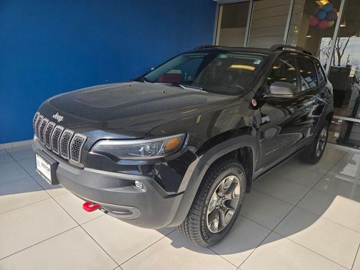 Diamond Black 2019 Jeep Cherokee Trailhawk