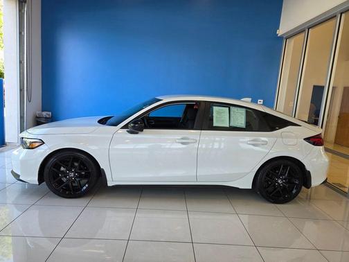 Platinum White 2025 Honda Civic Sport