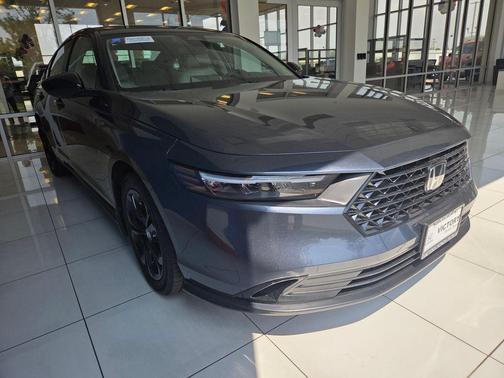 Meteorite Gray Metallic 2025 Honda Accord SE