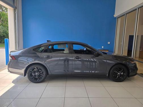 Meteorite Gray Metallic 2025 Honda Accord SE