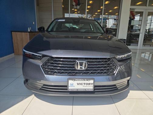 Meteorite Gray Metallic 2025 Honda Accord SE