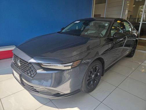 Meteorite Gray Metallic 2025 Honda Accord SE