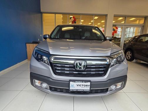 Silver 2017 Honda Ridgeline RTL-E