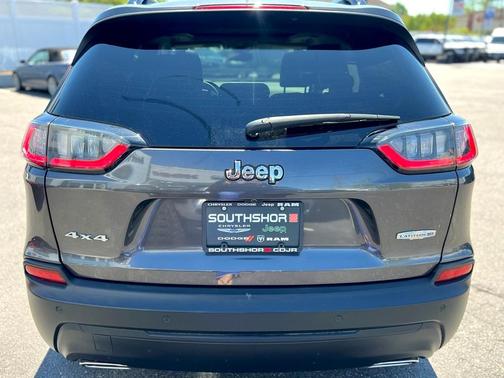 2022 Jeep Cherokee Latitude Lux