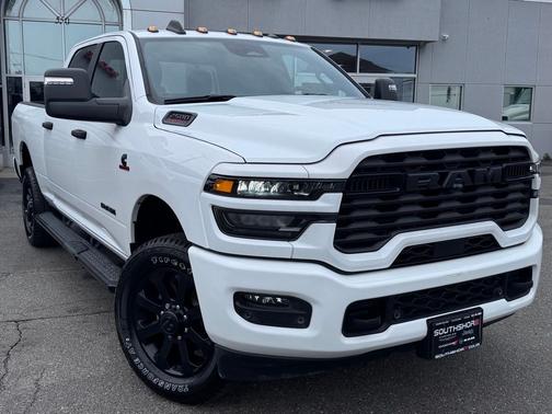 Bright White Clearcoat 2025 RAM 2500 Big Horn