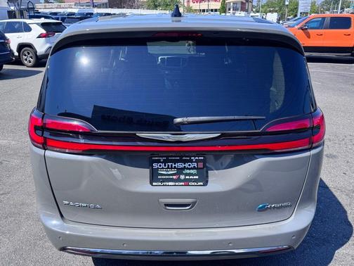 Ceramic Gray Clearcoat 2023 Chrysler Pacifica Hybrid Touring L