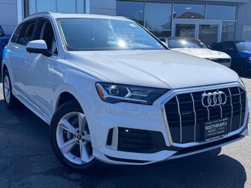 2022 Audi Q7 45 Premium