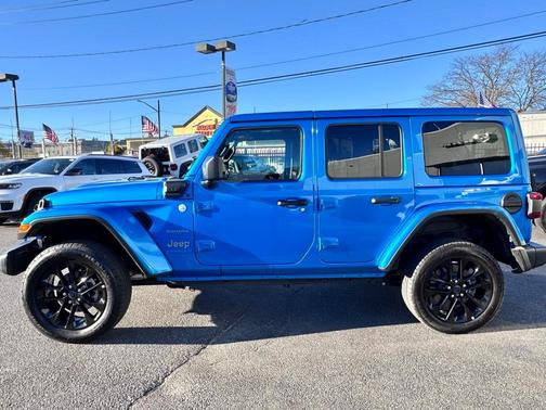 2024 Jeep Wrangler 4xe Sahara
