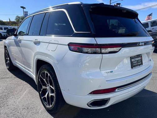 2022 Jeep Grand Cherokee 4xe Summit