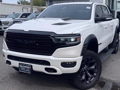 Ivory White Tri-Coat Pearlcoat 2021 RAM 1500 Limited