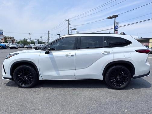 2023 Toyota Highlander XSE