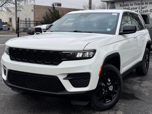 2025 Jeep Grand Cherokee Laredo