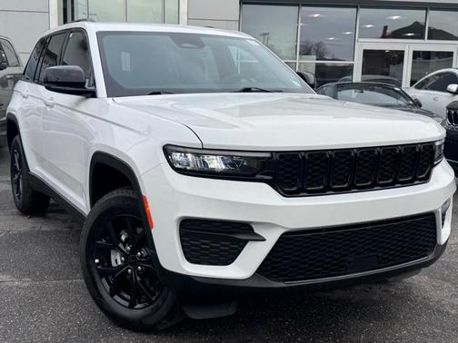 2025 Jeep Grand Cherokee Laredo