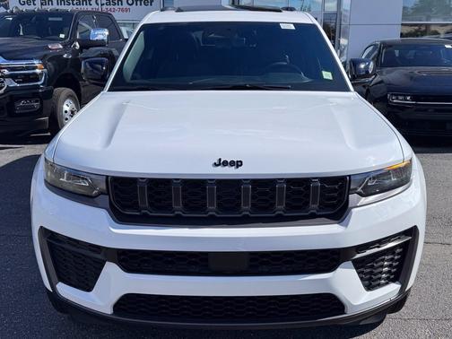 Bright White Clearcoat 2026 Jeep Grand Cherokee L Laredo 4x2